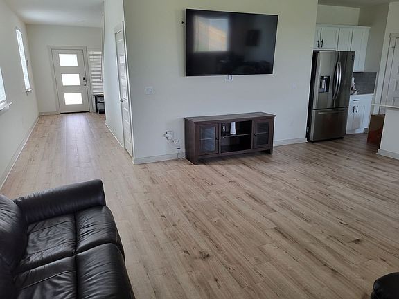 3rd image of 137 Cupreata Ln