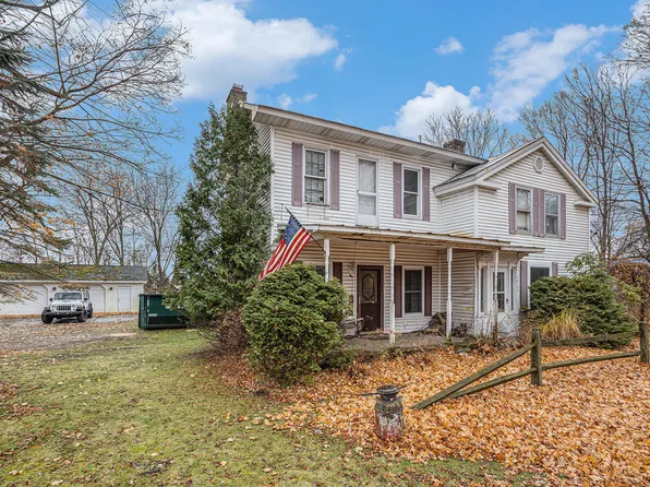 10100 S Norris Rd, Delton, MI 49046