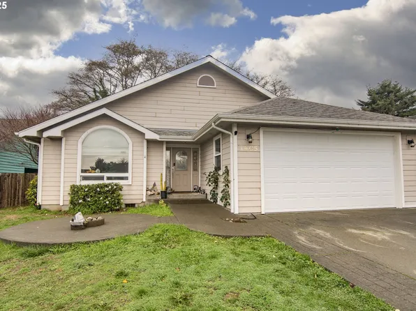 1405 View Ct, Brookings, OR 97415