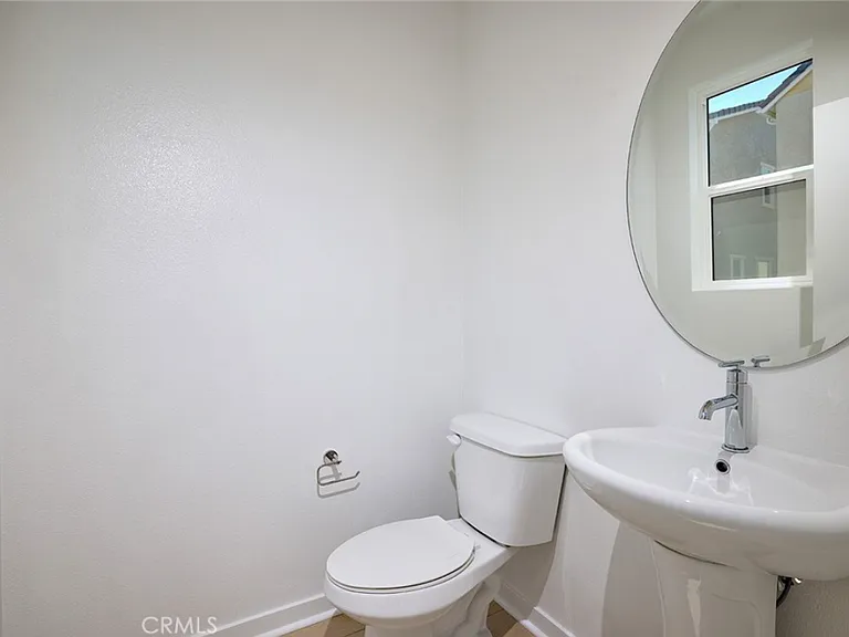 6045 Fairfax Dr — Photo 10