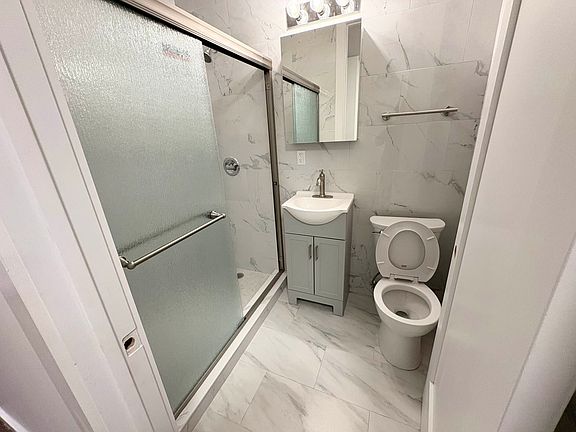 3rd image of 420 W 49th St APT 3E