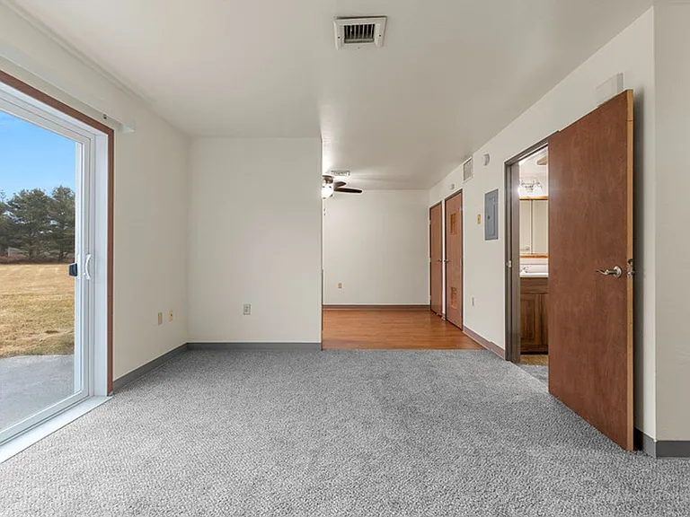 Hickory Drive and Pinecrest Apartments — Photo 24