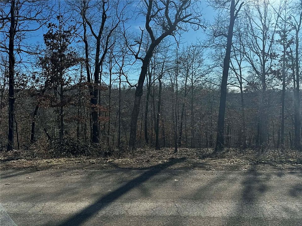 1st image of 16 Montgomery Ln
