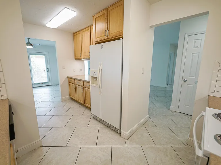251 S Villas Ct #A — Photo 9