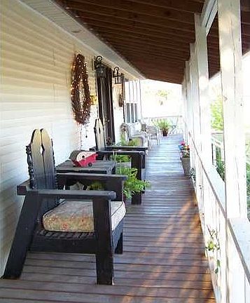 4th image of 722 W Avenue A