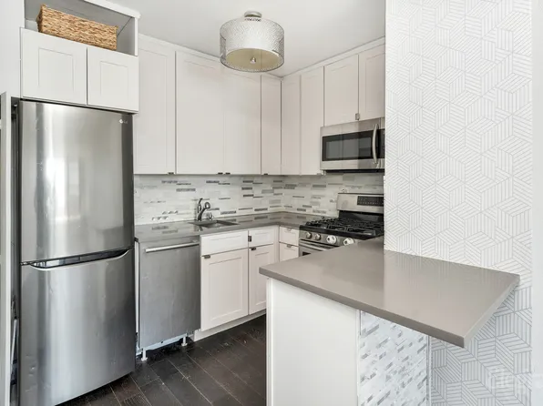 340 East 93rd Street image 3 of 13