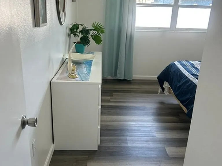 9031 Glen Moor Ln — Photo 17