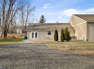 15 Race St, Vincentown, NJ 08088