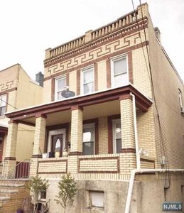 241 Washington Pl, Cliffside Park, NJ, 07010