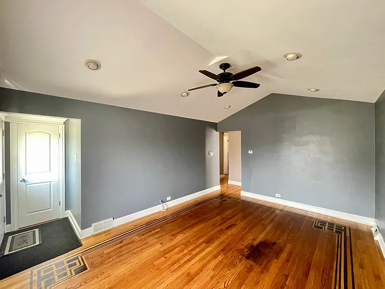6840 W 64th St — Photo 3