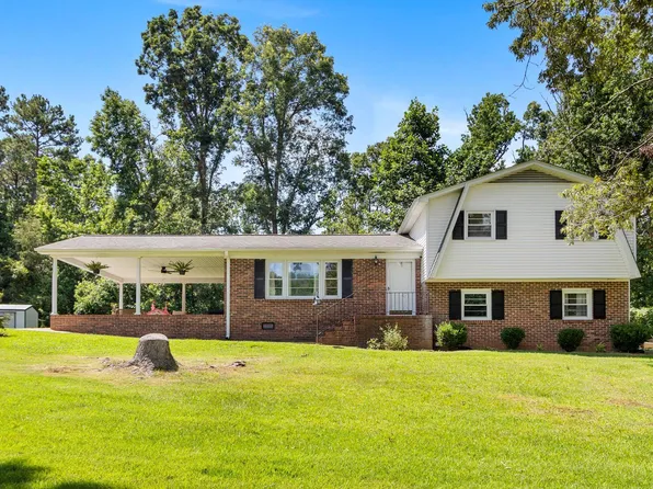 142 E Lake Dr, Laurens, SC 29360