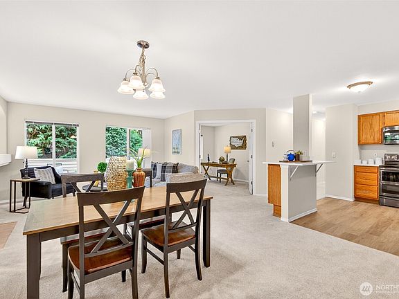 4th image of 8916 Meridian Place NE #A201