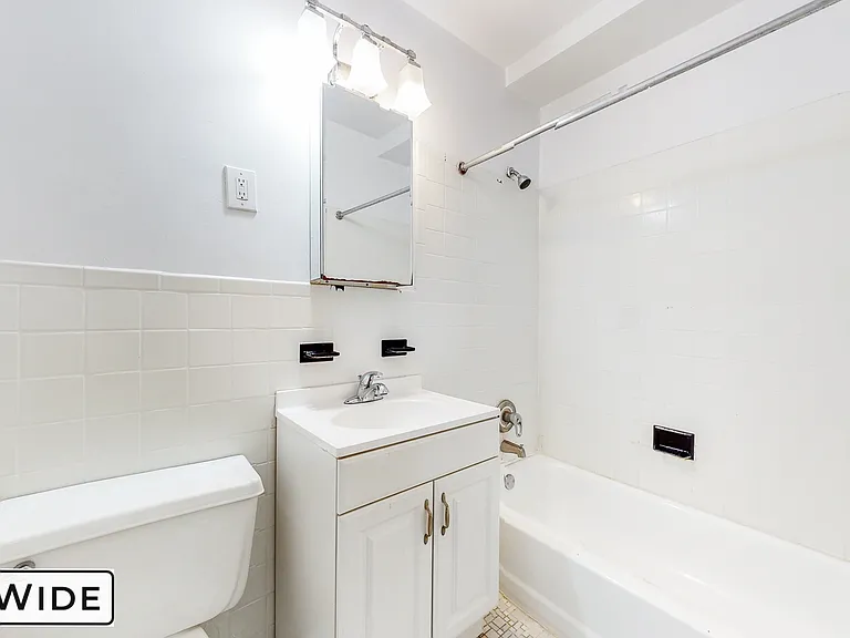 429 E 73rd St #4RE — Photo 4