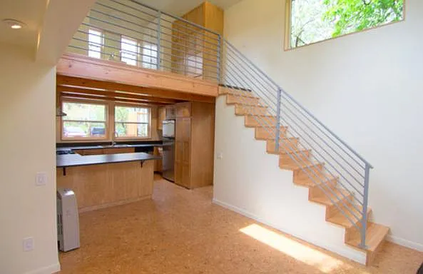 2604 SE 48th Ave — Photo 2