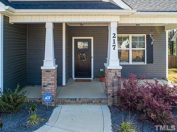 3rd image of 217 Fairview St