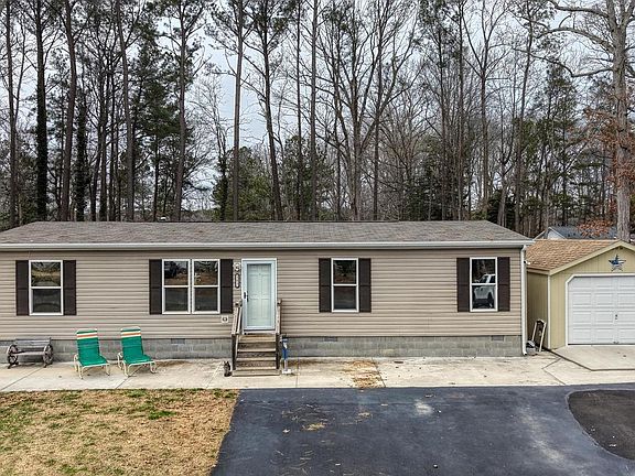 3rd image of 32417 W Penn Ct