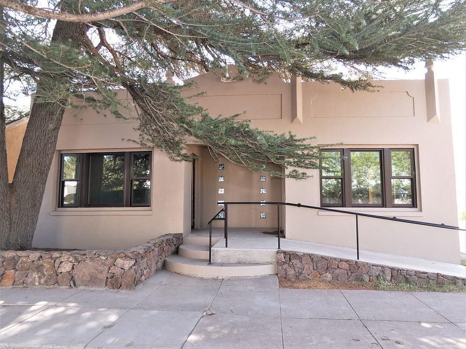 1st image of 106A E Texas St