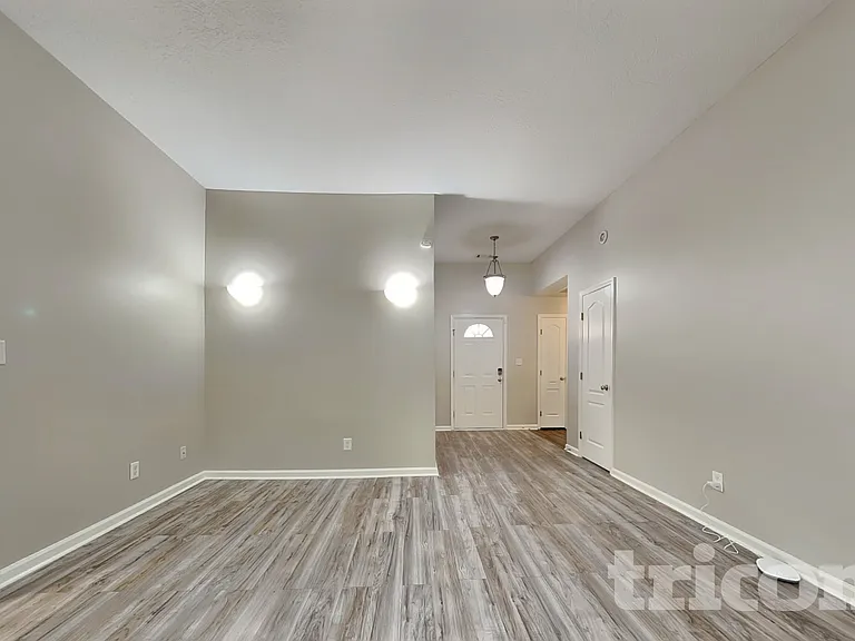 2124 Sylvan Lake Dr — Photo 3