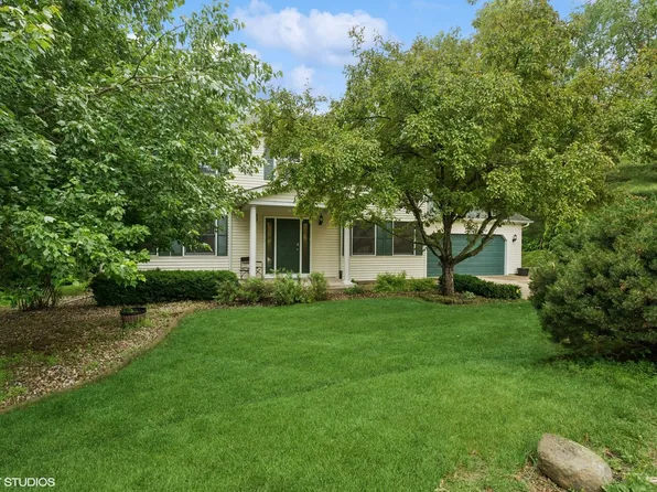 11 Willow Ct, Spring Valley, IL 61362