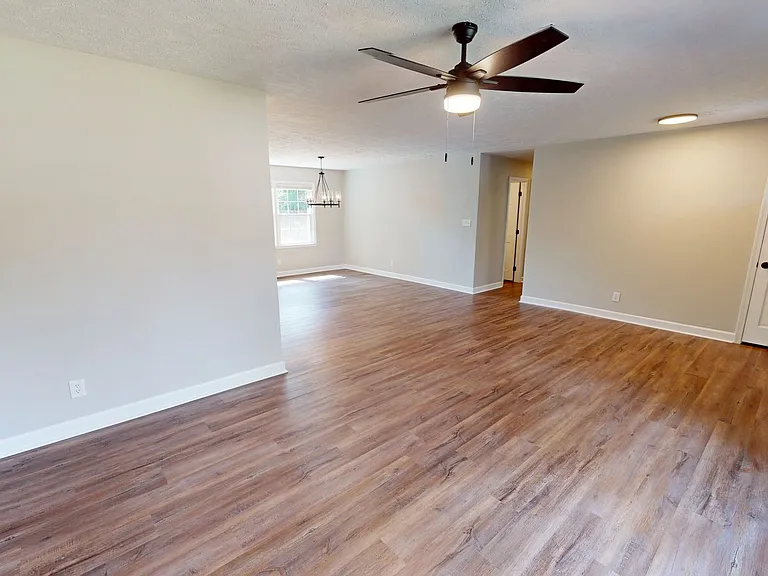 2610 Trenton Rd — Photo 4
