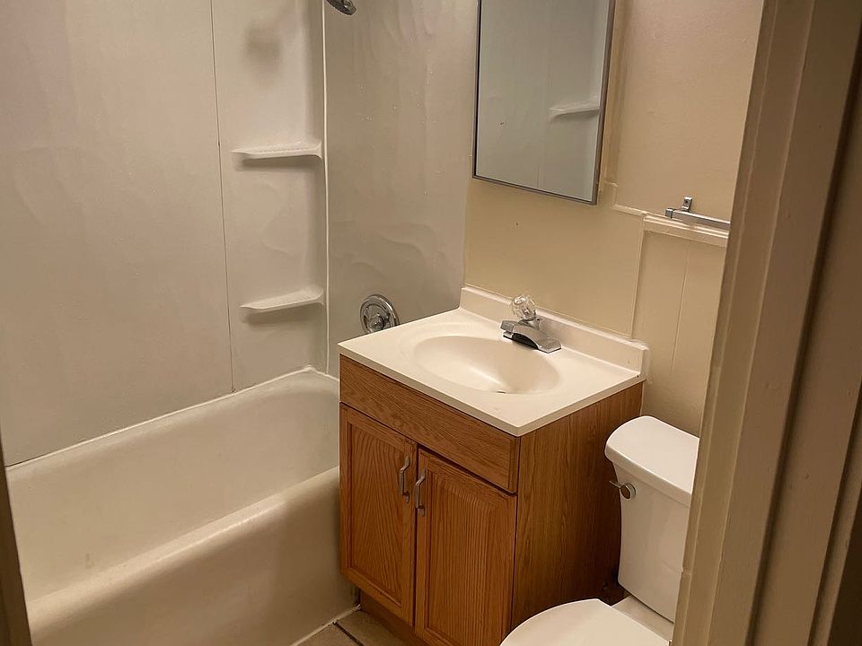 2nd image of 702 W Glen Flora Ave #3