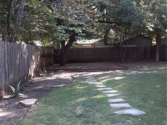 3rd image of 608 W Crestland Dr