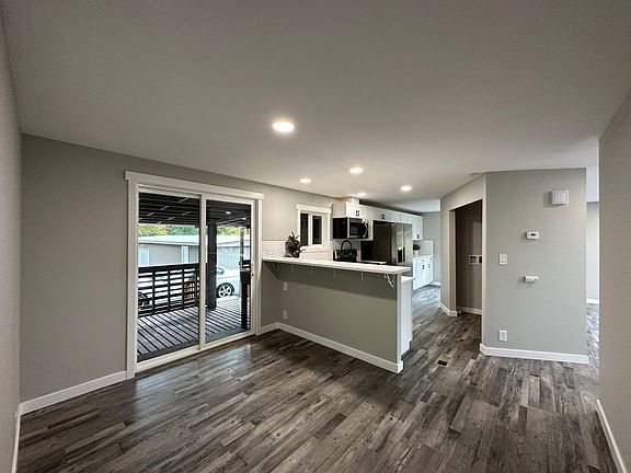2nd image of 3113 Harold Dr SE