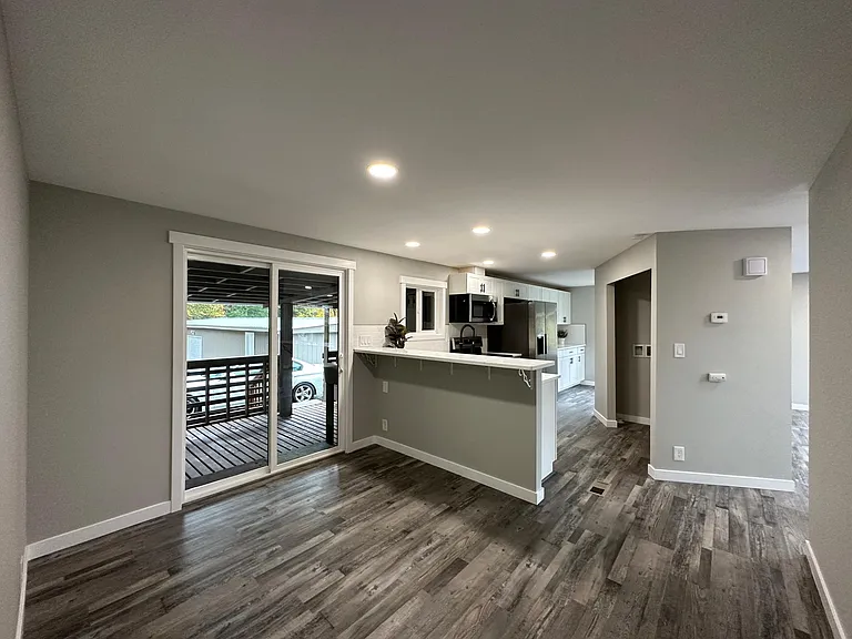 3113 Harold Dr SE — Photo 2