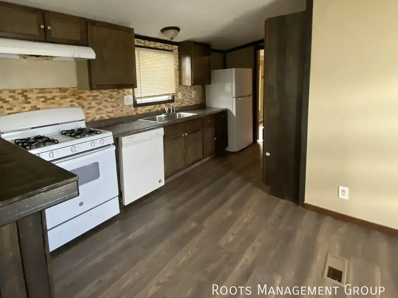 3 Bed 2 Bath Home Available for Lease at Countryside Estates KS - Apply Now! — Photo 2