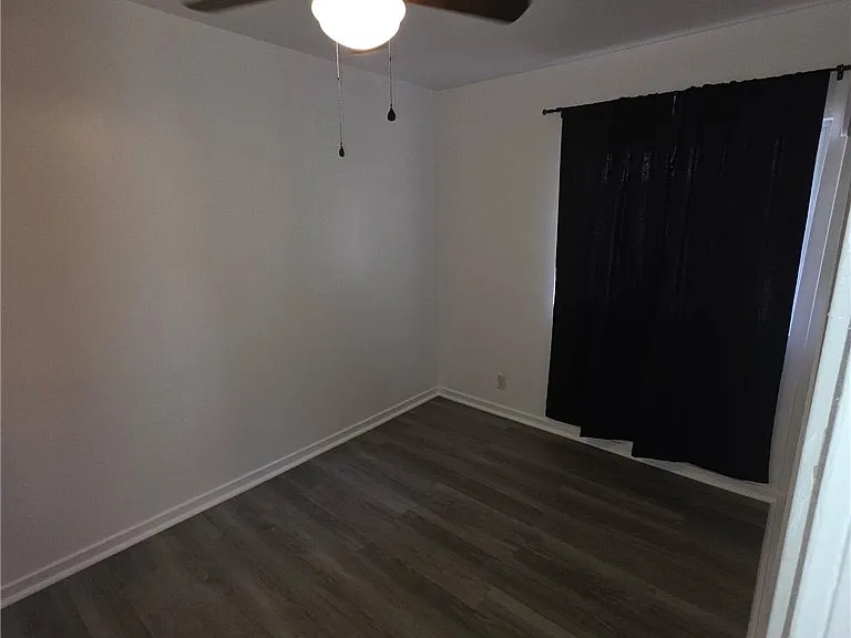 512 E St — Photo 9