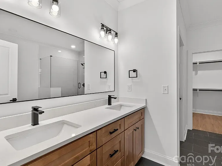 212 Lander St — Photo 12