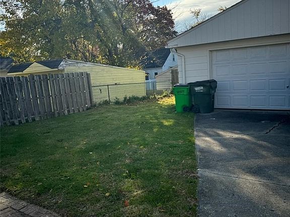 3rd image of 13116 Oak Park Blvd