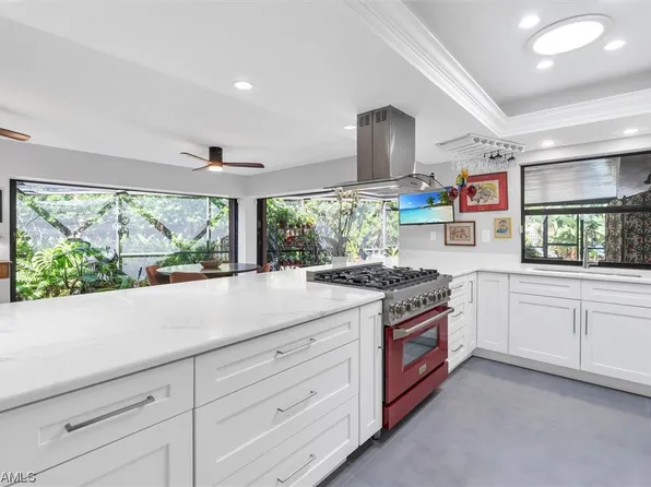 5625 Goetz Dr, Fort Myers, FL 33919