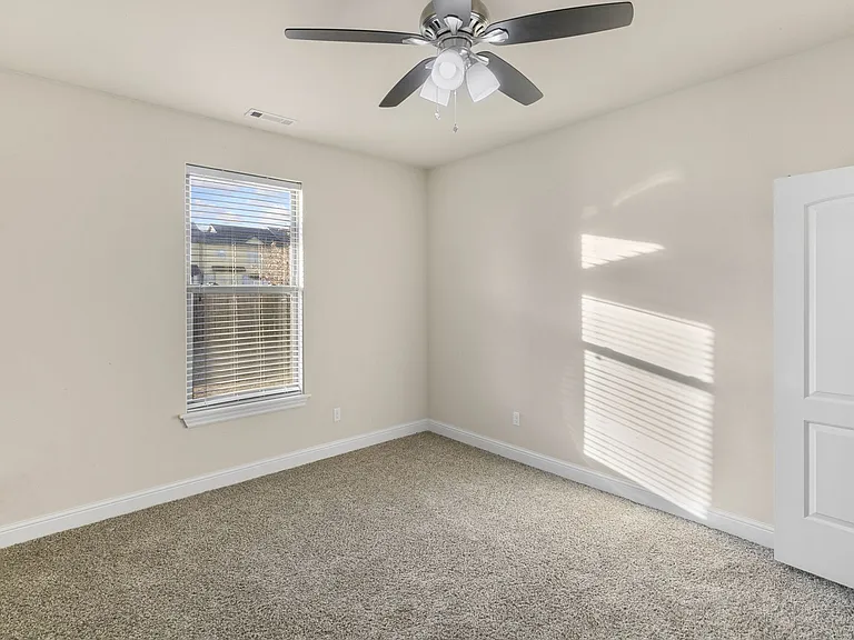 2304 SW Chaddington Rd — Photo 15