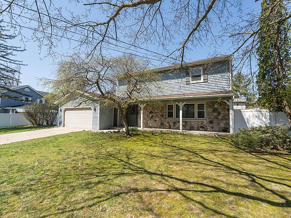 3rd image of 1524 Dogwood Dr