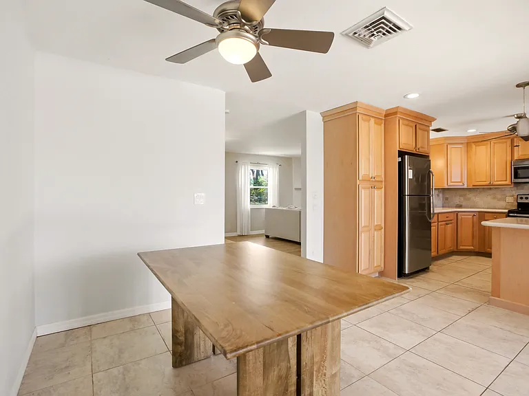 5610 Creekwood Dr — Photo 16