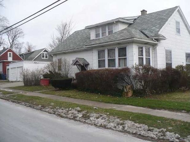 1st image of 68 Fernhill Ave