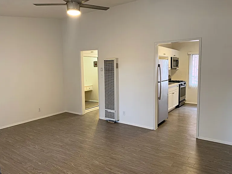 1033 S Westlake Ave — Photo 12