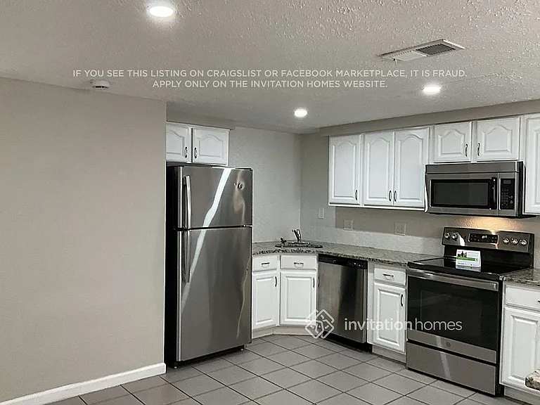 6837 Greenwich Ave — Photo 5