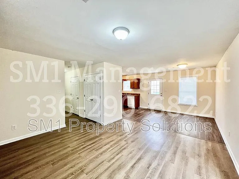 121 Thomas St — Photo 9