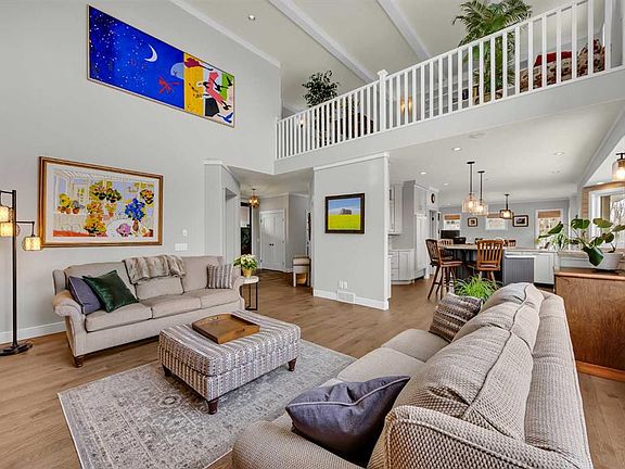 5th image of 311 N Rodeo Rdg