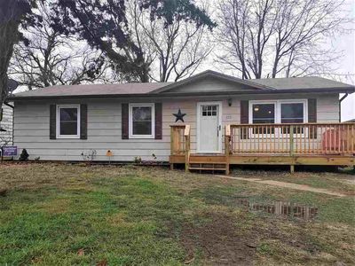 325 N Massachusetts St, Winfield, KS, 67156