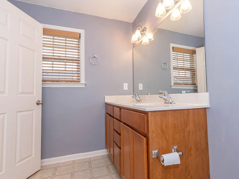 228 Morlatt Ln — Photo 22