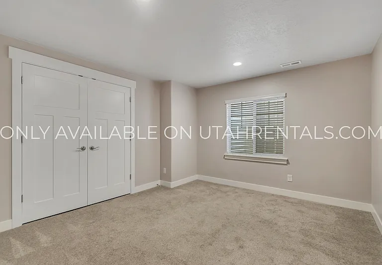 1638 E Aspen Loop — Photo 24