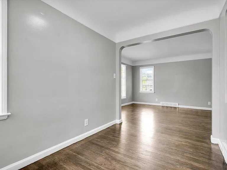 11577 Somerset Ave — Photo 8