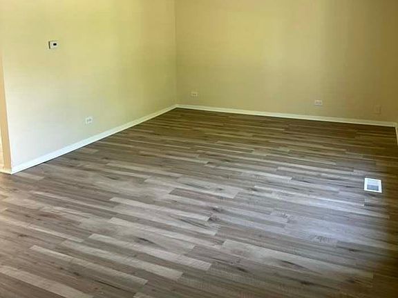 3rd image of 5531 Allemong Dr