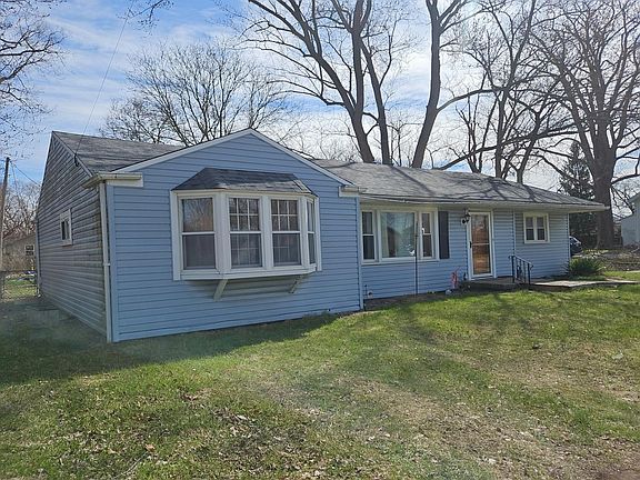 3rd image of 3226 N McCord Rd