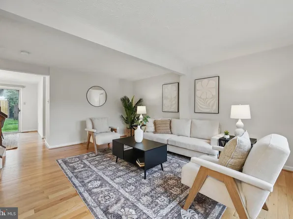 7803 Fairborn Ct, Rockville, MD 20855