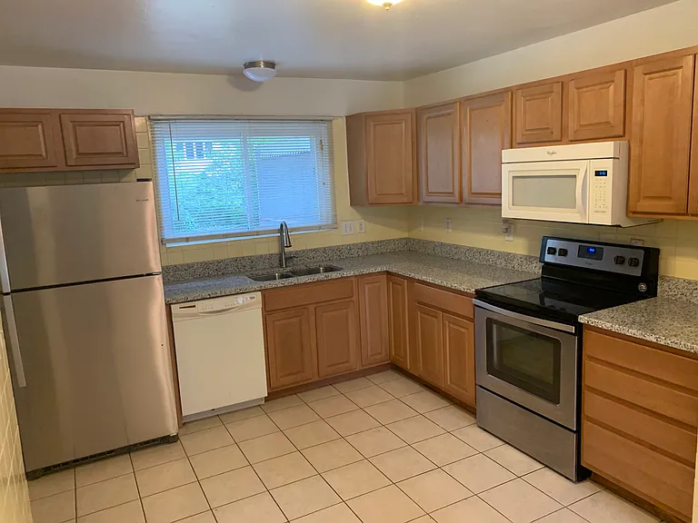 9527 Laguna Dr — Photo 5