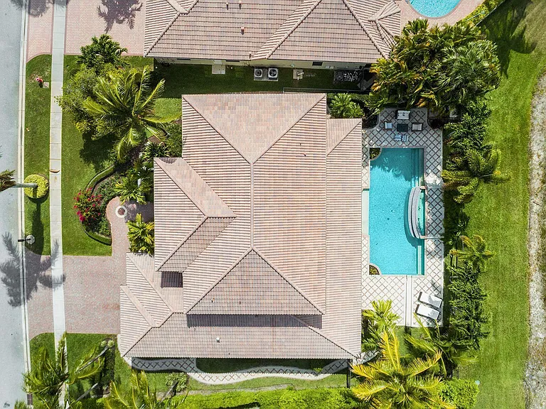 11695 Sunrise View Ln — Photo 35